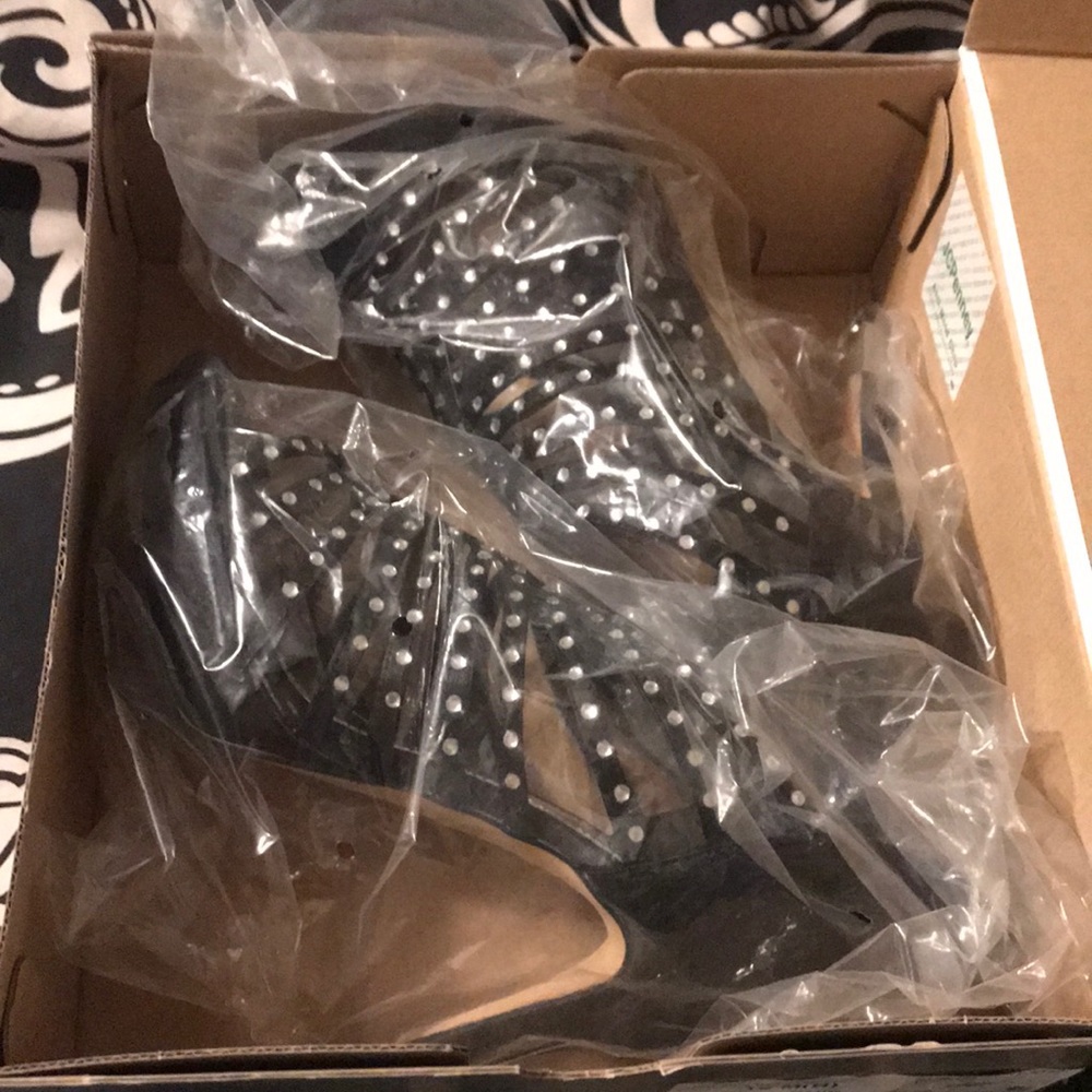 Black Heel